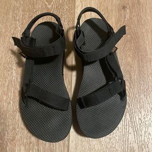Teva Universal Flatform Sandal.  Size 8.